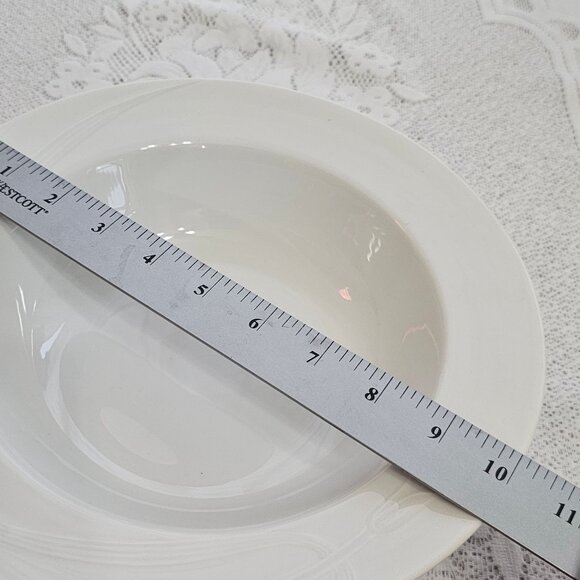 Mikasa Classic Flair Serving Bowl 10" white embossed Calla Lilies rim - Picture 5 of 7